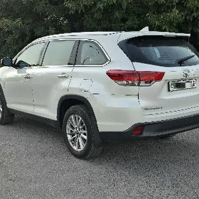 Toyota Highlander 2019