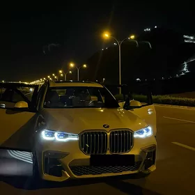 BMW X7 2021