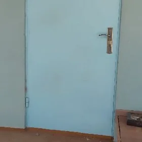 дверь