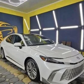 Toyota Camry 2025