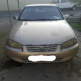 Toyota Camry 1999