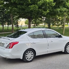 Nissan Versa 2013
