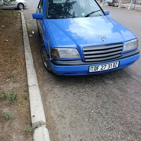 Mercedes-Benz E350 1995