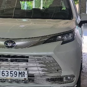 Toyota Sienna 2022