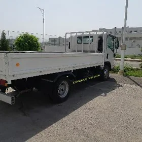 Isuzu Forward 2023