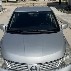 Nissan Versa 2011