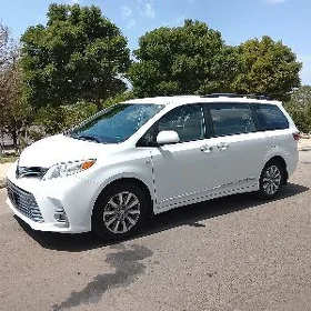 Toyota Sienna 2020