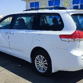 Toyota Sienna 2012