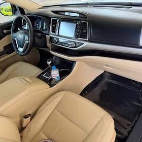 Toyota Highlander 2016