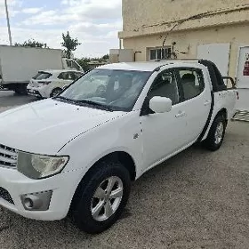 Mitsubishi L200 2011