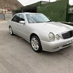 Mercedes-Benz E320 2000