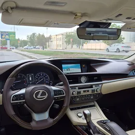 Lexus ES 350 2016
