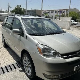 Toyota Sienna 2004