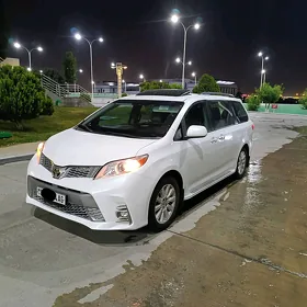 Toyota Sienna 2016