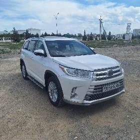 Toyota Highlander 2019