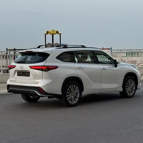 Toyota Highlander 2021