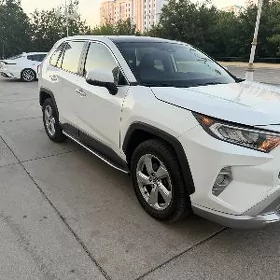 Toyota RAV4 2021