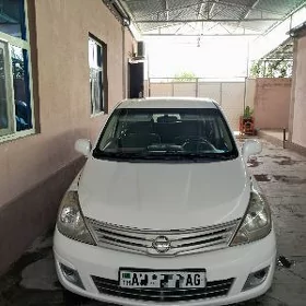 Nissan Versa 2010