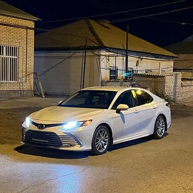 Toyota Camry 2021