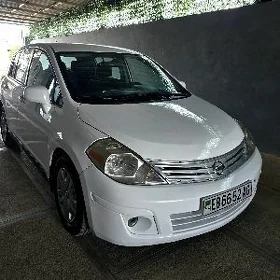 Nissan Versa 2012