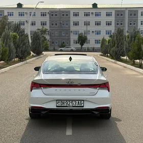 Hyundai Elantra 2021