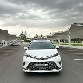 Toyota Sienna 2021