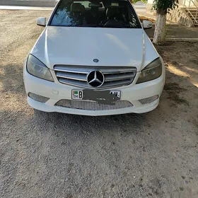 Mercedes-Benz C300 2010
