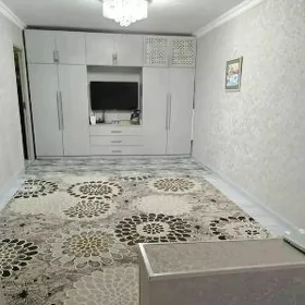 5мкр 1эт 1ком открыт. лестница