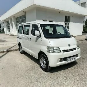 Toyota Hiace 2024