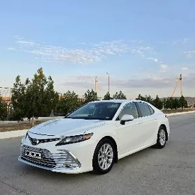 Toyota Camry 2021