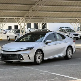Toyota Camry 2025