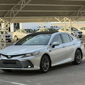 Toyota Camry 2024