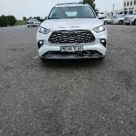 Toyota Highlander 2022