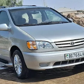 Toyota Sienna 2000