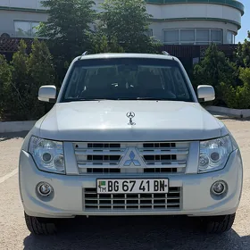 Mitsubishi Pajero 2013