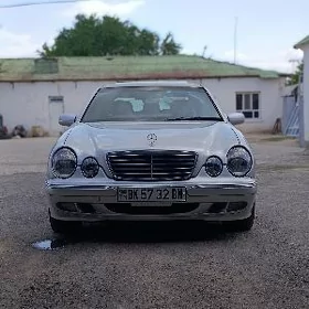 Mercedes-Benz E320 2002