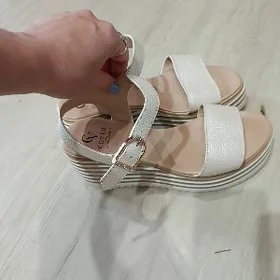 Босоножки.