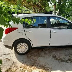 Nissan Versa 2010