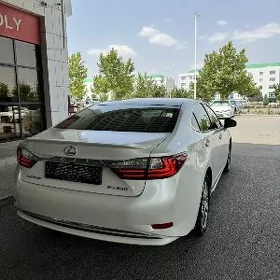 Lexus ES 350 2016