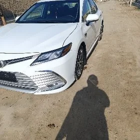Toyota Camry 2021