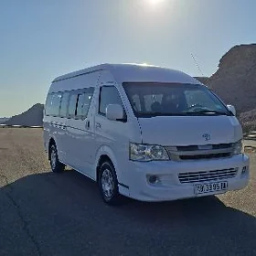 Toyota Hiace 2013