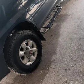 Hyundai H-1 1999
