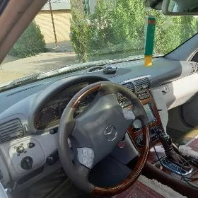 Mercedes-Benz C320 2002