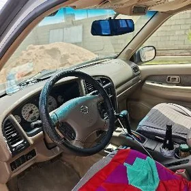 Nissan Pathfinder 2002