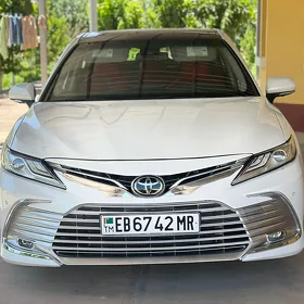 Toyota Camry 2021