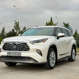 Toyota Highlander 2021