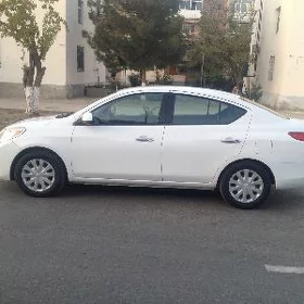 Nissan Versa 2012