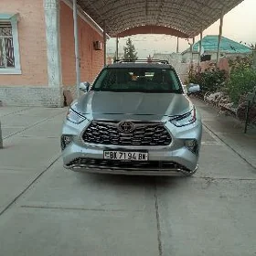 Toyota Highlander 2021