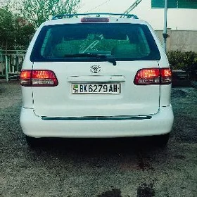 Toyota Sienna 2002