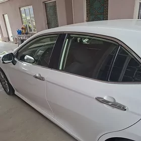Toyota Camry Hybrid 2022